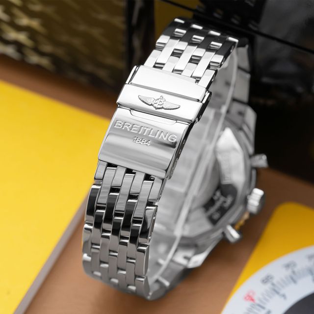 Breitling Navitimer D23322 Image 3